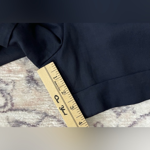 Vince Navy Tailored Linen Pleated Cuffed Hem Shorts Size 4 - Picture 4 of 7